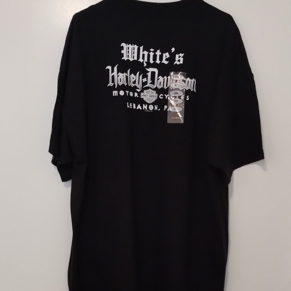 Harley-Davidson Black Tee with Santa Graphic - Picture 5 of 6